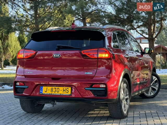 Красный Киа Niro, объемом двигателя 0 л и пробегом 55 тыс. км за 19750 $, фото 57 на Automoto.ua