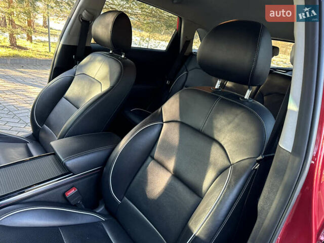 Красный Киа Niro, объемом двигателя 0 л и пробегом 55 тыс. км за 19750 $, фото 71 на Automoto.ua
