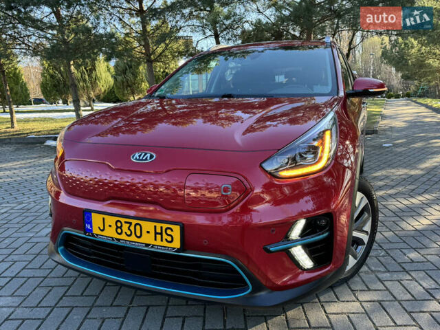 Красный Киа Niro, объемом двигателя 0 л и пробегом 55 тыс. км за 19750 $, фото 6 на Automoto.ua