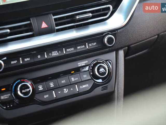 Красный Киа Niro, объемом двигателя 0 л и пробегом 91 тыс. км за 19550 $, фото 52 на Automoto.ua