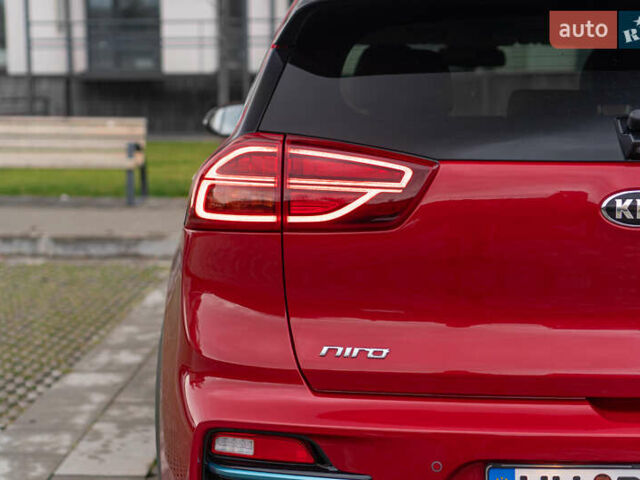 Червоний Кіа Niro, об'ємом двигуна 0 л та пробігом 46 тис. км за 24500 $, фото 10 на Automoto.ua