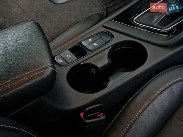 Червоний Кіа Niro, об'ємом двигуна 1.58 л та пробігом 34 тис. км за 28990 $, фото 45 на Automoto.ua