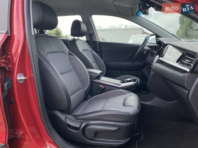 Красный Киа Niro, объемом двигателя 0 л и пробегом 111 тыс. км за 20300 $, фото 77 на Automoto.ua