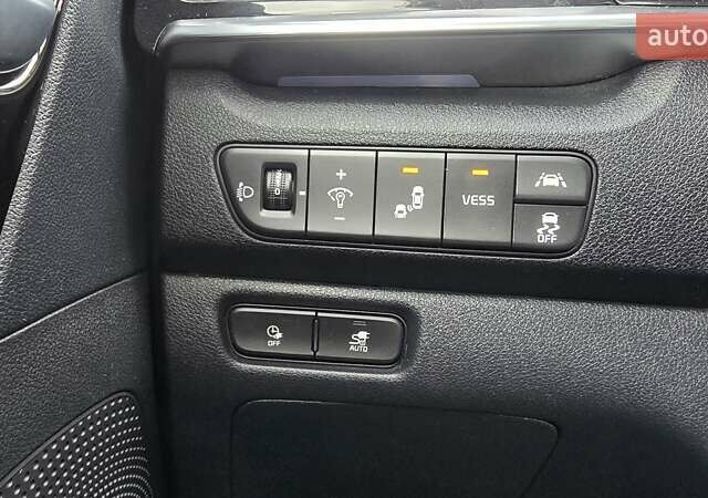 Червоний Кіа Niro, об'ємом двигуна 0 л та пробігом 141 тис. км за 19700 $, фото 20 на Automoto.ua