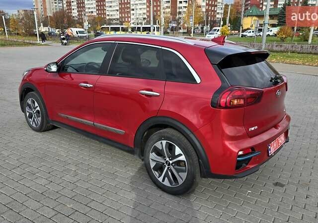 Червоний Кіа Niro, об'ємом двигуна 0 л та пробігом 141 тис. км за 19700 $, фото 3 на Automoto.ua