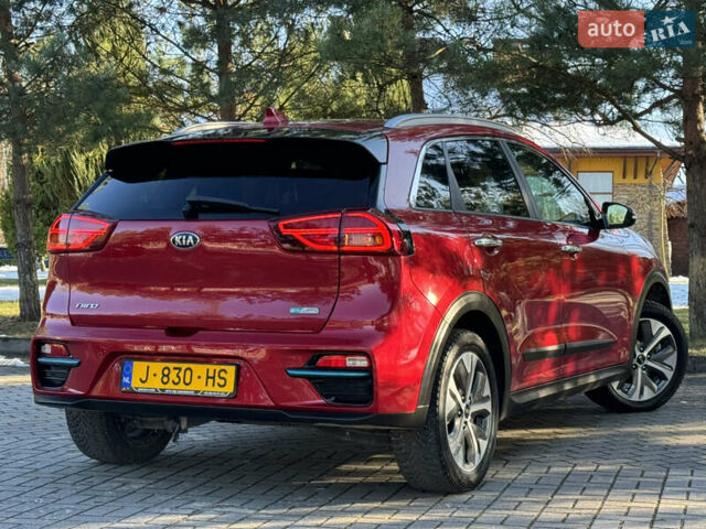 Красный Киа Niro, объемом двигателя 0 л и пробегом 55 тыс. км за 19750 $, фото 55 на Automoto.ua
