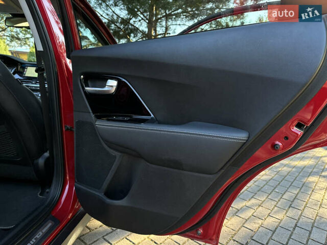 Красный Киа Niro, объемом двигателя 0 л и пробегом 55 тыс. км за 19750 $, фото 108 на Automoto.ua