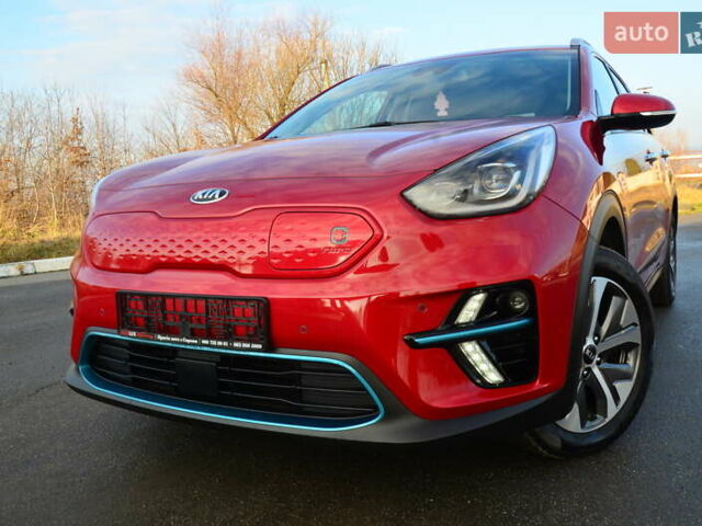 Красный Киа Niro, объемом двигателя 0 л и пробегом 91 тыс. км за 19550 $, фото 1 на Automoto.ua