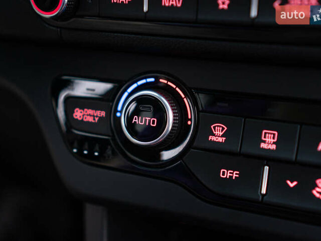 Червоний Кіа Niro, об'ємом двигуна 0 л та пробігом 46 тис. км за 24500 $, фото 51 на Automoto.ua