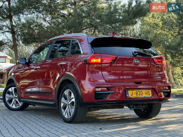 Красный Киа Niro, объемом двигателя 0 л и пробегом 55 тыс. км за 19750 $, фото 53 на Automoto.ua