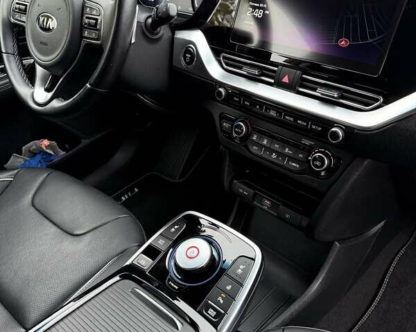 Червоний Кіа Niro, об'ємом двигуна 0 л та пробігом 52 тис. км за 21700 $, фото 44 на Automoto.ua