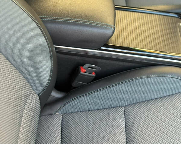 Красный Киа Niro, объемом двигателя 0 л и пробегом 40 тыс. км за 23000 $, фото 24 на Automoto.ua