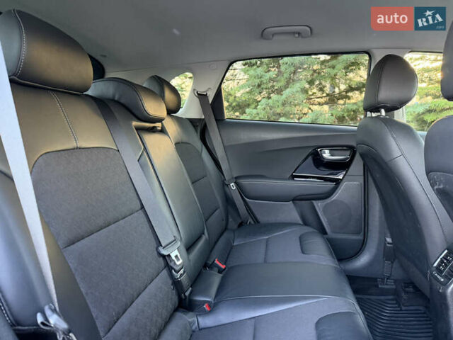 Красный Киа Niro, объемом двигателя 1.6 л и пробегом 52 тыс. км за 23800 $, фото 18 на Automoto.ua