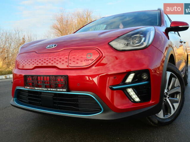 Красный Киа Niro, объемом двигателя 0 л и пробегом 91 тыс. км за 19550 $, фото 2 на Automoto.ua
