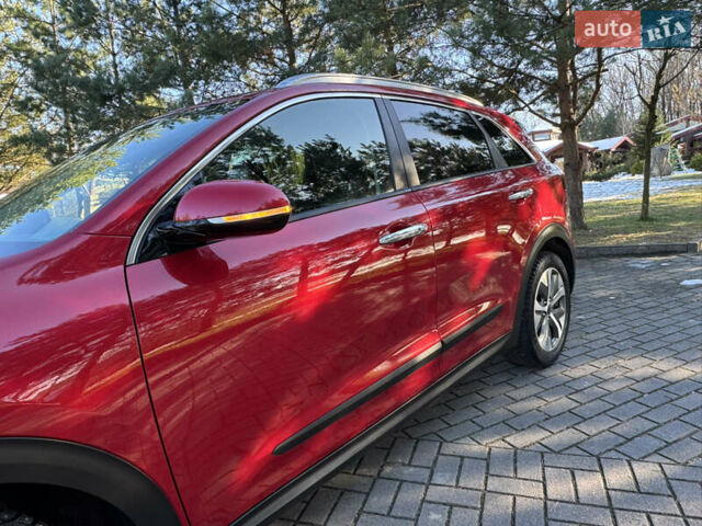 Красный Киа Niro, объемом двигателя 0 л и пробегом 55 тыс. км за 19750 $, фото 16 на Automoto.ua