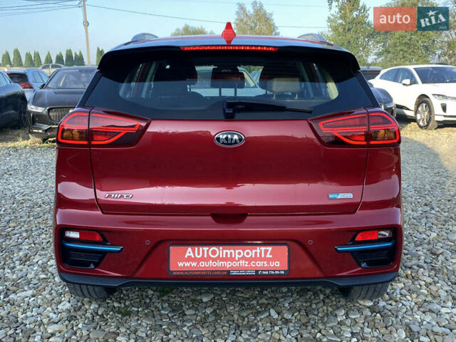 Красный Киа Niro, объемом двигателя 0 л и пробегом 111 тыс. км за 20300 $, фото 18 на Automoto.ua