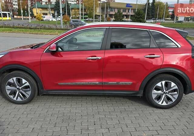 Червоний Кіа Niro, об'ємом двигуна 0 л та пробігом 141 тис. км за 19700 $, фото 2 на Automoto.ua