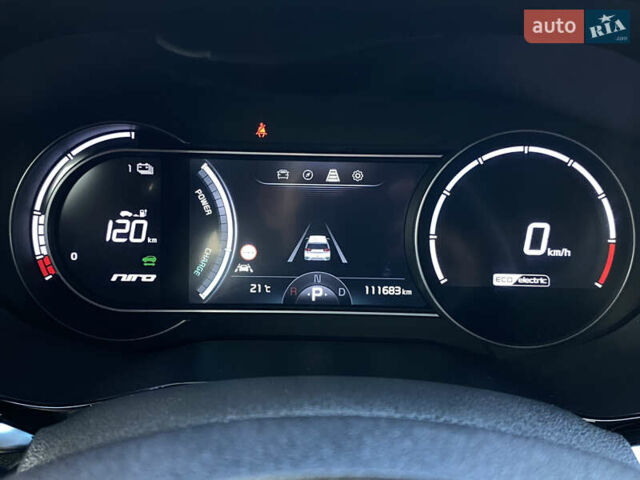 Красный Киа Niro, объемом двигателя 0 л и пробегом 111 тыс. км за 20300 $, фото 39 на Automoto.ua