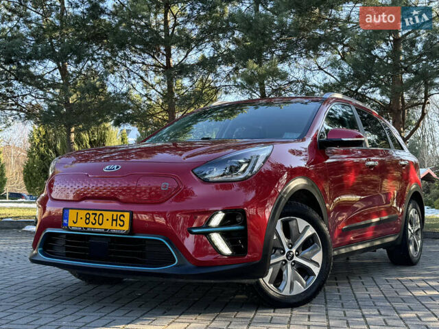 Красный Киа Niro, объемом двигателя 0 л и пробегом 55 тыс. км за 19750 $, фото 1 на Automoto.ua