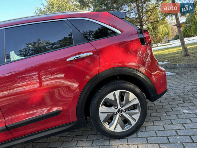 Красный Киа Niro, объемом двигателя 0 л и пробегом 55 тыс. км за 19750 $, фото 24 на Automoto.ua