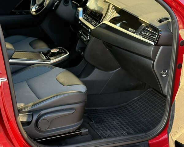 Красный Киа Niro, объемом двигателя 0 л и пробегом 40 тыс. км за 23000 $, фото 18 на Automoto.ua