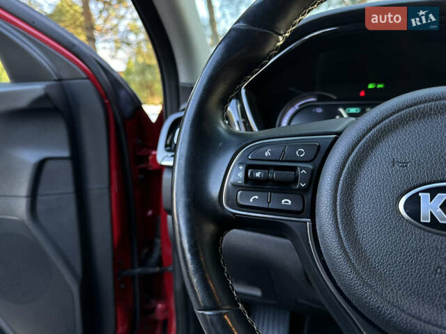 Красный Киа Niro, объемом двигателя 0 л и пробегом 55 тыс. км за 19750 $, фото 79 на Automoto.ua