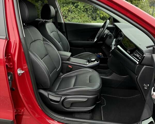 Червоний Кіа Niro, об'ємом двигуна 0 л та пробігом 52 тис. км за 21700 $, фото 36 на Automoto.ua