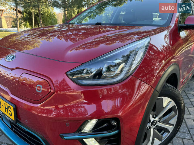 Красный Киа Niro, объемом двигателя 0 л и пробегом 55 тыс. км за 19750 $, фото 7 на Automoto.ua