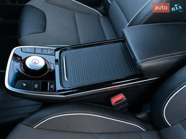 Красный Киа Niro, объемом двигателя 0 л и пробегом 111 тыс. км за 20300 $, фото 61 на Automoto.ua