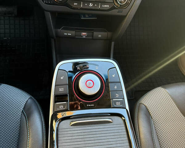 Красный Киа Niro, объемом двигателя 0 л и пробегом 40 тыс. км за 23000 $, фото 14 на Automoto.ua