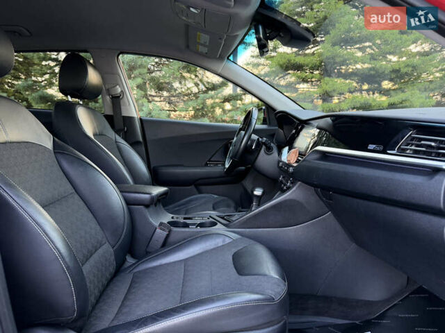Красный Киа Niro, объемом двигателя 1.6 л и пробегом 52 тыс. км за 23800 $, фото 16 на Automoto.ua
