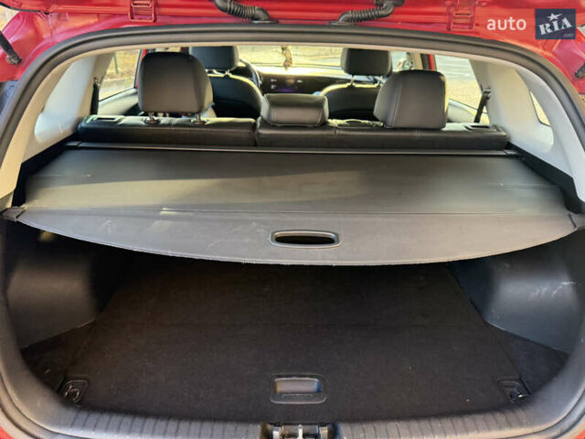 Красный Киа Niro, объемом двигателя 0 л и пробегом 40 тыс. км за 23000 $, фото 5 на Automoto.ua
