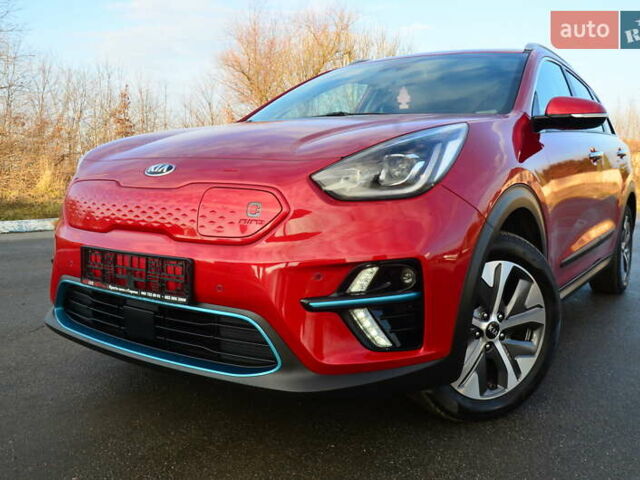 Красный Киа Niro, объемом двигателя 0 л и пробегом 91 тыс. км за 19550 $, фото 3 на Automoto.ua