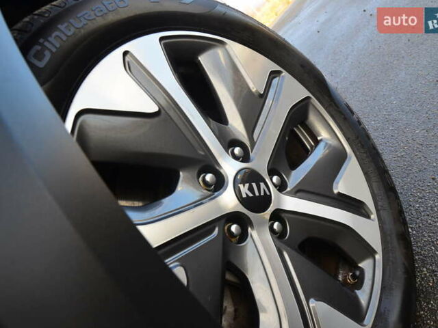 Красный Киа Niro, объемом двигателя 0 л и пробегом 91 тыс. км за 19550 $, фото 10 на Automoto.ua