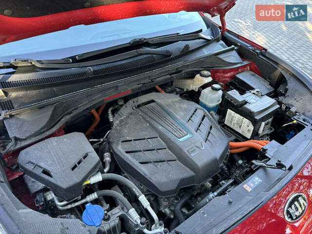 Красный Киа Niro, объемом двигателя 0 л и пробегом 55 тыс. км за 19750 $, фото 117 на Automoto.ua