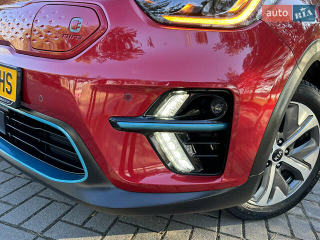 Красный Киа Niro, объемом двигателя 0 л и пробегом 55 тыс. км за 19750 $, фото 8 на Automoto.ua