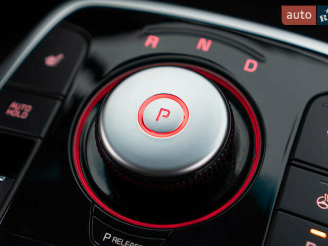 Червоний Кіа Niro, об'ємом двигуна 0 л та пробігом 46 тис. км за 24500 $, фото 53 на Automoto.ua