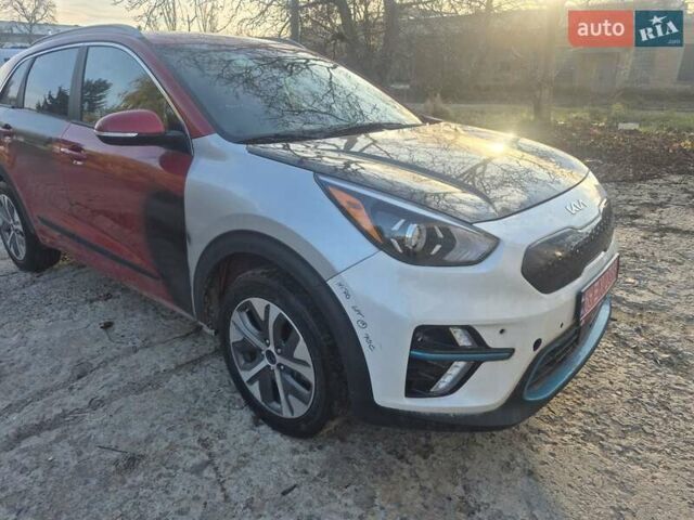 Красный Киа Niro, объемом двигателя 0 л и пробегом 35 тыс. км за 16800 $, фото 5 на Automoto.ua