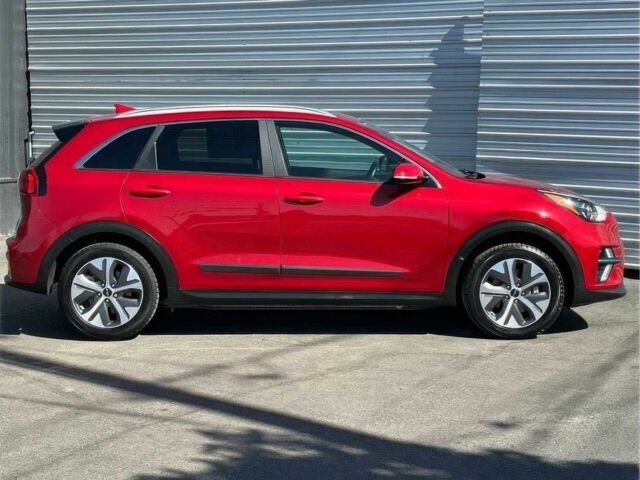 Красный Киа Niro, объемом двигателя 2 л и пробегом 47 тыс. км за 10000 $, фото 6 на Automoto.ua