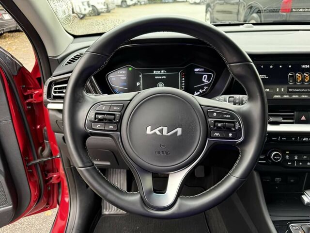 Червоний Кіа Niro, об'ємом двигуна 1.6 л та пробігом 12 тис. км за 14000 $, фото 9 на Automoto.ua