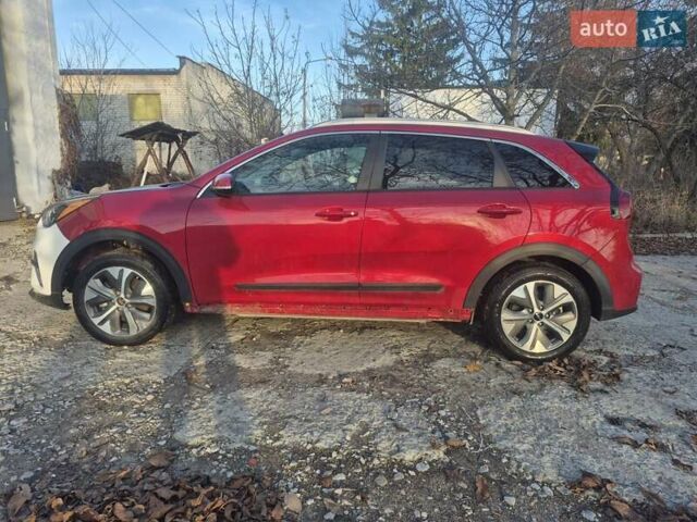 Красный Киа Niro, объемом двигателя 0 л и пробегом 35 тыс. км за 16800 $, фото 1 на Automoto.ua