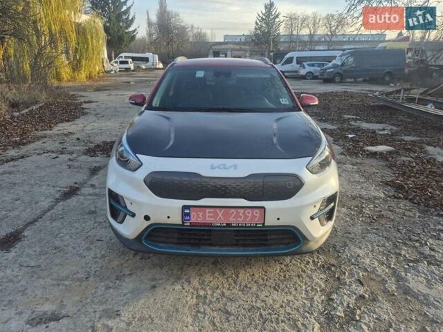 Красный Киа Niro, объемом двигателя 0 л и пробегом 35 тыс. км за 16800 $, фото 4 на Automoto.ua