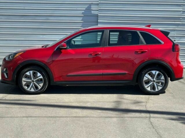Красный Киа Niro, объемом двигателя 2 л и пробегом 47 тыс. км за 10000 $, фото 3 на Automoto.ua