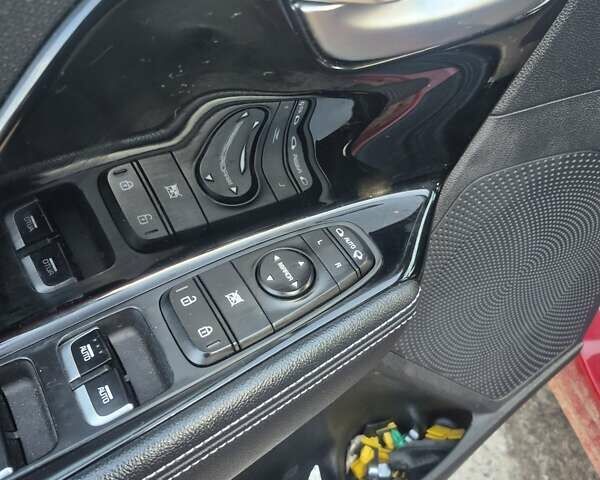 Красный Киа Niro, объемом двигателя 0 л и пробегом 35 тыс. км за 16800 $, фото 15 на Automoto.ua