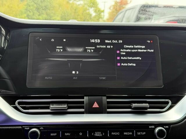 Червоний Кіа Niro, об'ємом двигуна 1.6 л та пробігом 12 тис. км за 14000 $, фото 10 на Automoto.ua