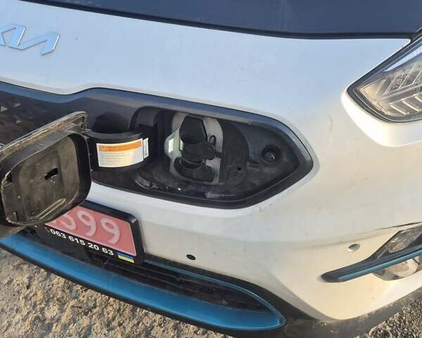 Красный Киа Niro, объемом двигателя 0 л и пробегом 35 тыс. км за 16800 $, фото 8 на Automoto.ua