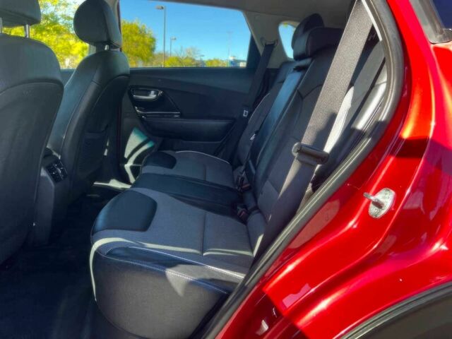 Красный Киа Niro, объемом двигателя 0 л и пробегом 22 тыс. км за 10100 $, фото 9 на Automoto.ua