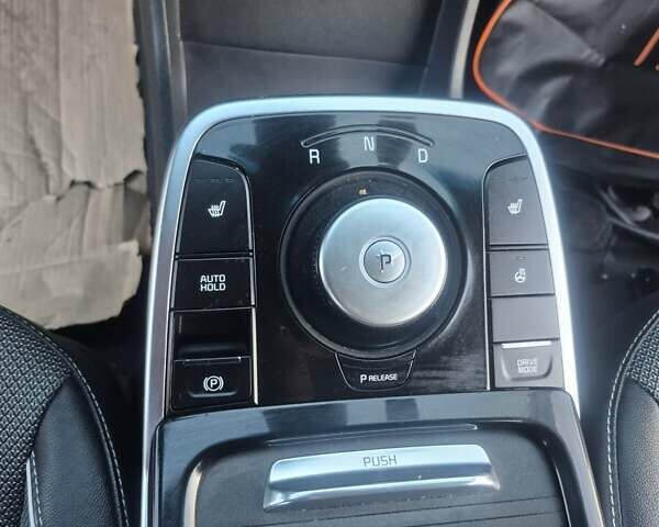 Красный Киа Niro, объемом двигателя 0 л и пробегом 35 тыс. км за 16800 $, фото 13 на Automoto.ua