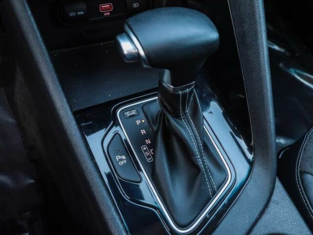 Красный Киа Niro, объемом двигателя 1.6 л и пробегом 23 тыс. км за 14000 $, фото 16 на Automoto.ua
