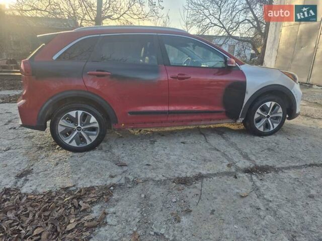 Красный Киа Niro, объемом двигателя 0 л и пробегом 35 тыс. км за 16800 $, фото 6 на Automoto.ua